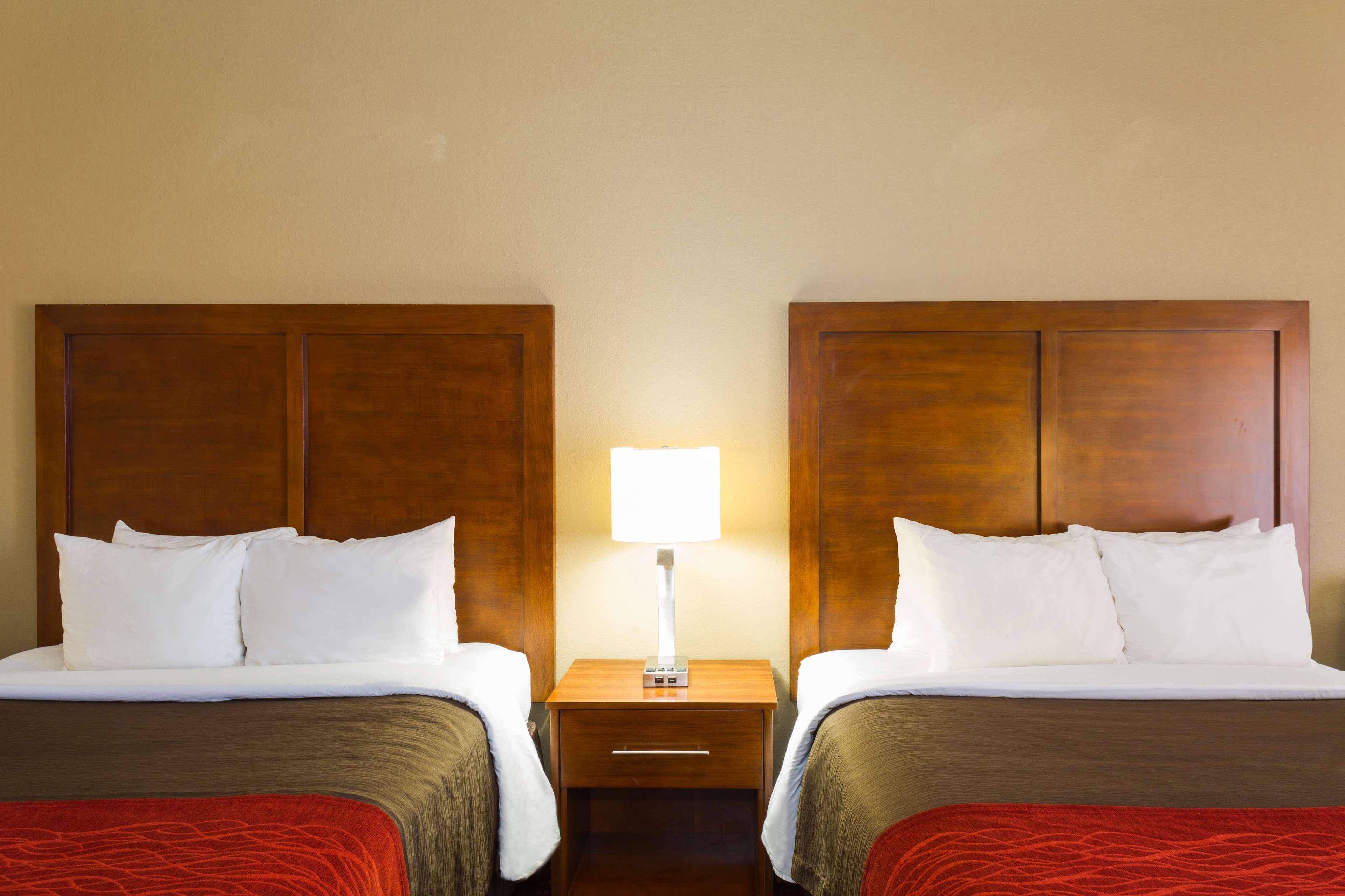 Baymont By Wyndham Bonita Springs Hotel Eksteriør billede