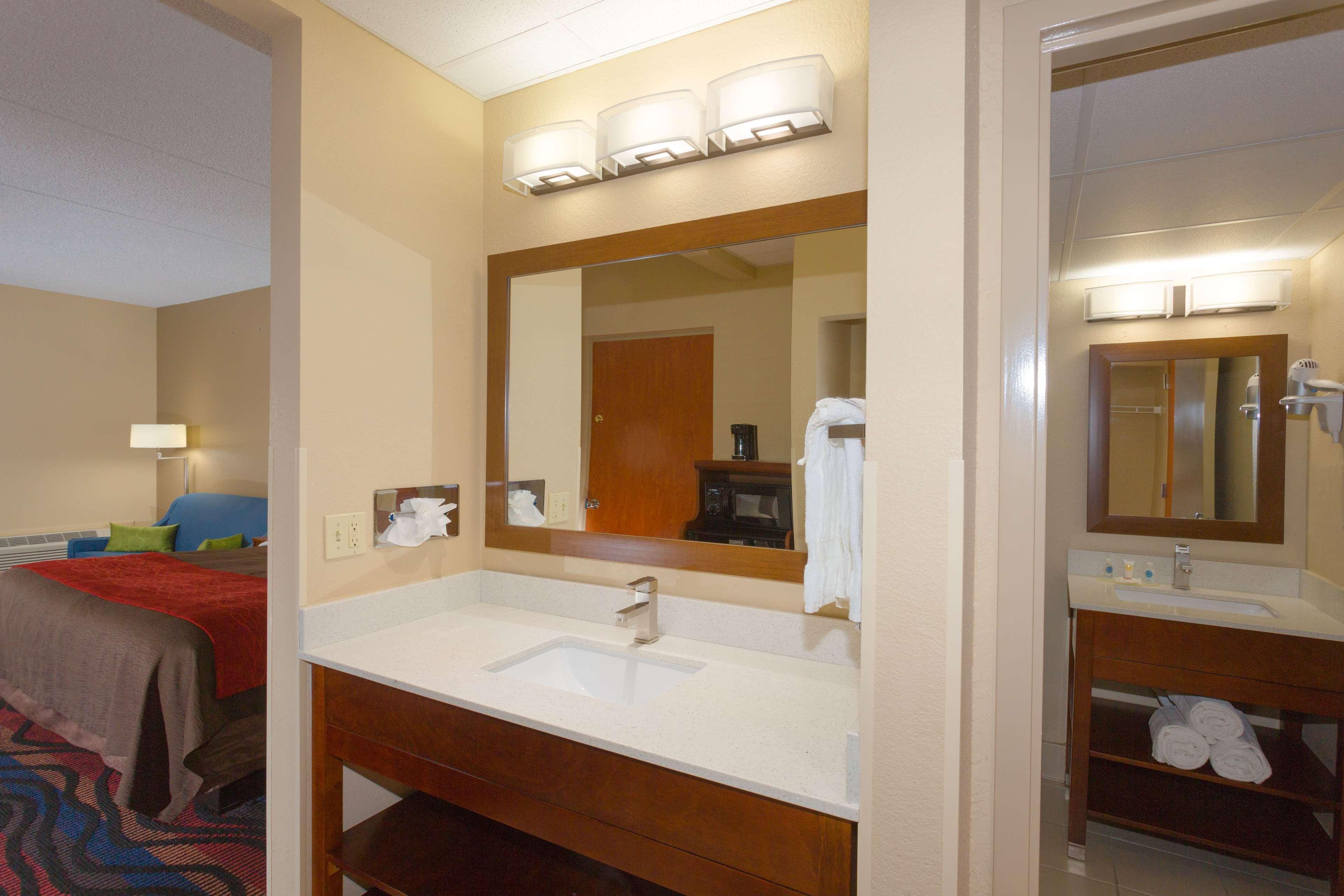 Baymont By Wyndham Bonita Springs Hotel Eksteriør billede